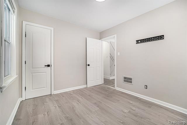 Builiding view fourteen for 20233 Pinecrest, Taylor, MI. 48180