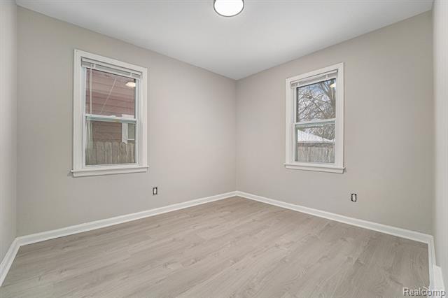 Builiding view ten for 20233 Pinecrest, Taylor, MI. 48180