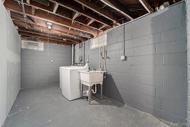 Builiding view twenty one for 20233 Pinecrest, Taylor, MI. 48180