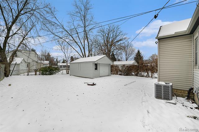 Builiding view twenty two for 20233 Pinecrest, Taylor, MI. 48180