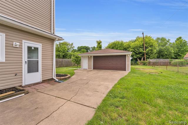 Builiding view twenty eight for 6530 Madison, Taylor, MI. 48180