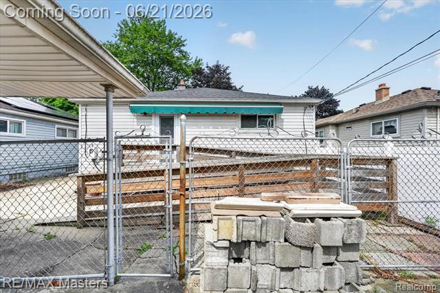 Builiding view thirty four for 6449 Huron, Taylor, MI. 48180