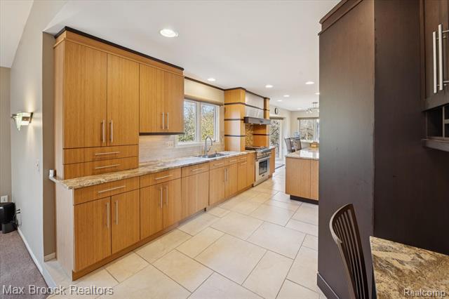 Builiding view eighteen for 25797 Arcadia, Novi, MI. 48374