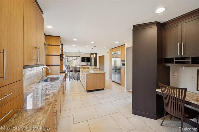 Builiding view twenty for 25797 Arcadia, Novi, MI. 48374