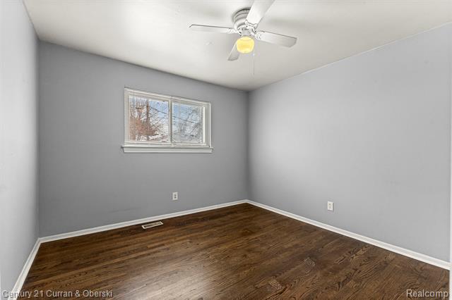 Builiding view ten for 7140 Elm, Taylor, MI. 48180