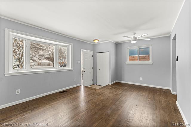 Builiding view two for 7140 Elm, Taylor, MI. 48180