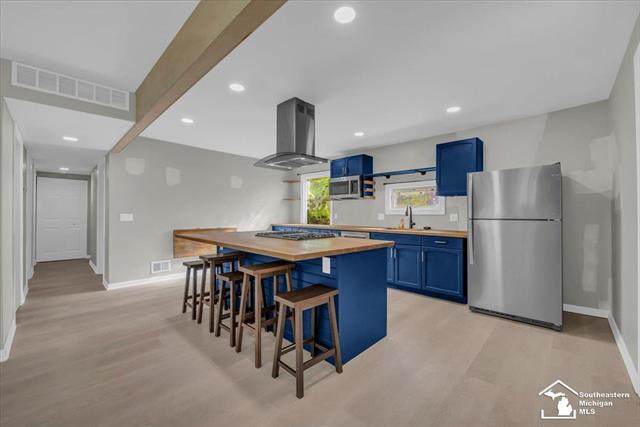 Builiding view five for 6731 Harding, Taylor, MI. 48180