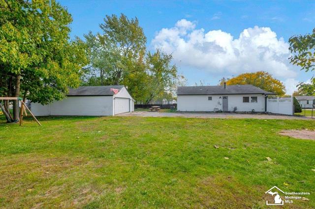 Builiding view nineteen for 6731 Harding, Taylor, MI. 48180