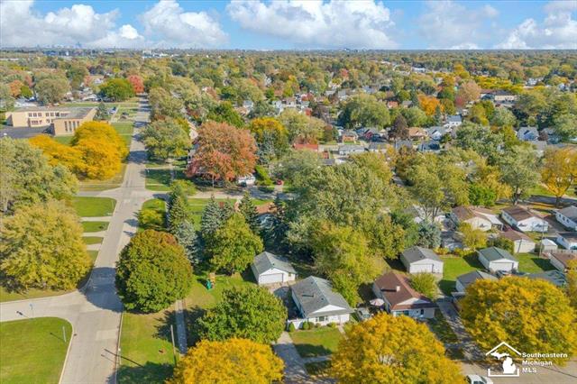 Builiding view twenty three for 6731 Harding, Taylor, MI. 48180