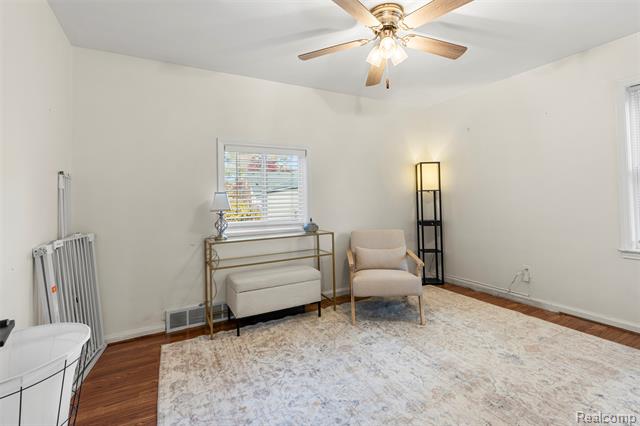 Builiding view eight for 15570 Angelique, Allen Park, MI. 48101