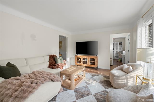 Builiding view five for 15570 Angelique, Allen Park, MI. 48101