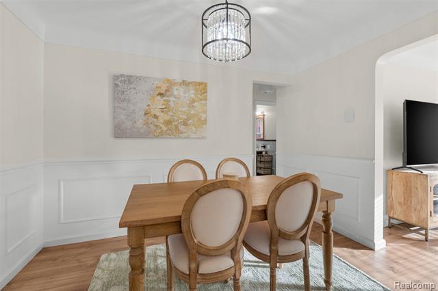 Builiding view seven for 15570 Angelique, Allen Park, MI. 48101