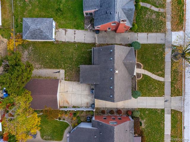 Builiding view thirty nine for 15570 Angelique, Allen Park, MI. 48101