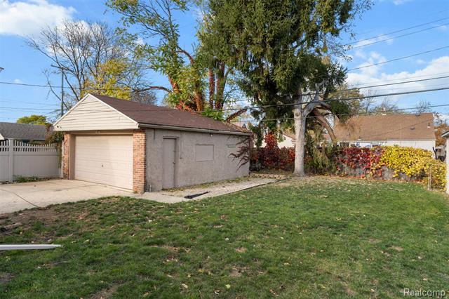 Builiding view thirty one for 15570 Angelique, Allen Park, MI. 48101