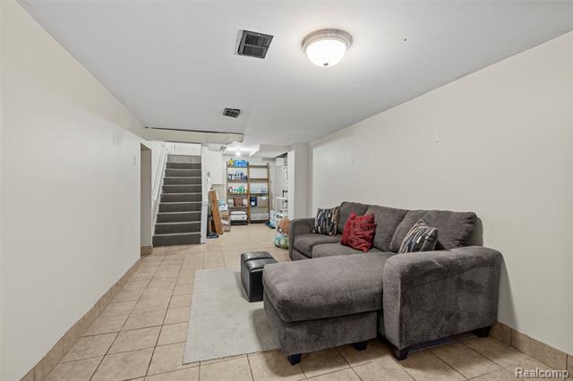 Builiding view twenty for 15570 Angelique, Allen Park, MI. 48101