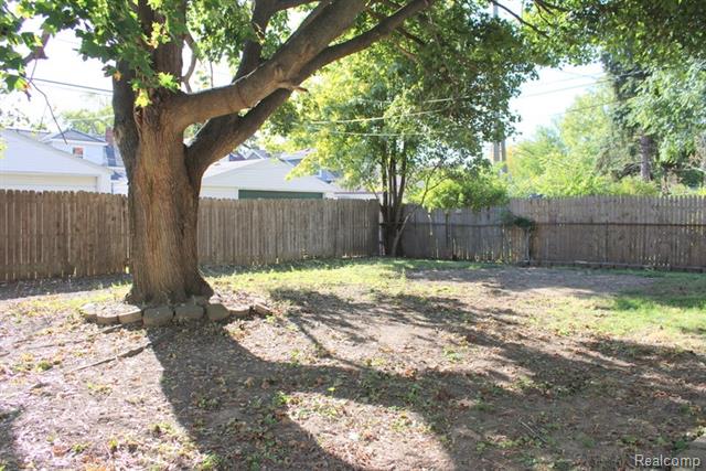 Builiding view five for 1363 Empire, Lincoln Park, MI. 48146