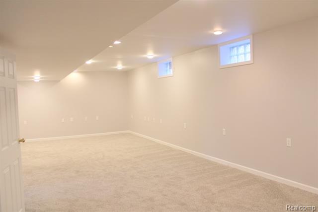 Builiding view thirty for 1363 Empire, Lincoln Park, MI. 48146