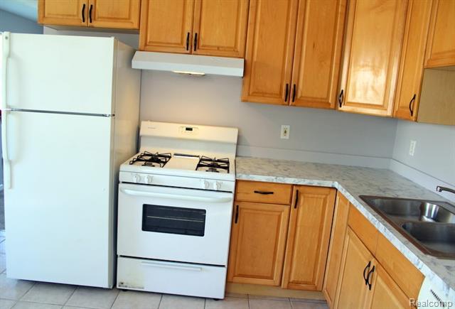 Builiding view twelve for 1363 Empire, Lincoln Park, MI. 48146