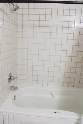 Builiding view twenty seven for 1363 Empire, Lincoln Park, MI. 48146