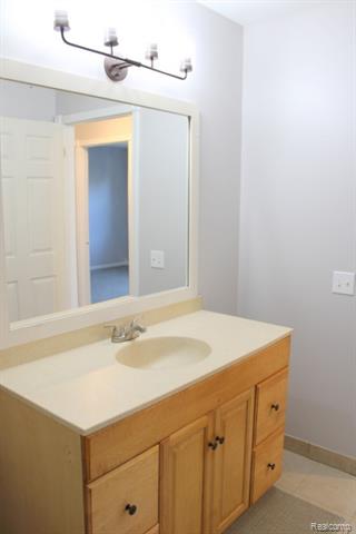 Builiding view twenty six for 1363 Empire, Lincoln Park, MI. 48146