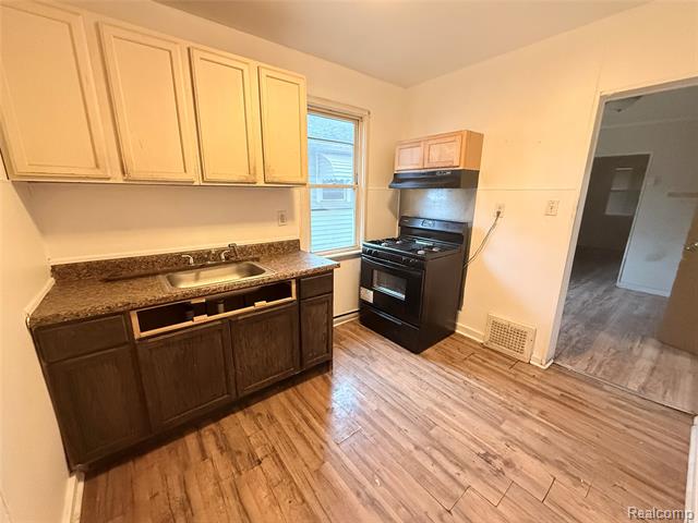 Builiding view five for 70 Broadway, Ecorse, MI. 48229