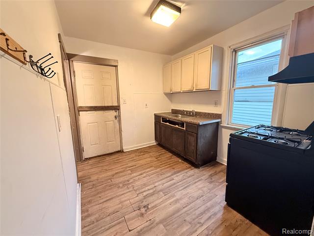 Builiding view four for 70 Broadway, Ecorse, MI. 48229