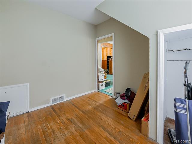 Builiding view eleven for 47 E Auburn, Ecorse, MI. 48229