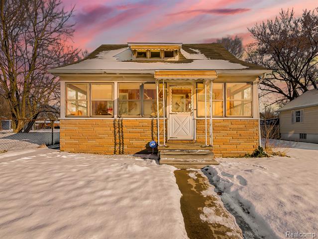 front view for 47 E Auburn, Ecorse, Mi. 48229