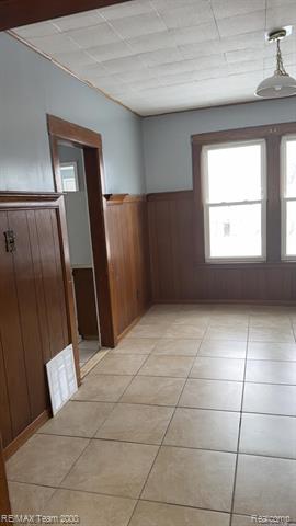 Builiding view five for 1576 Morris, Lincoln Park, MI. 48146