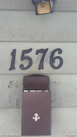 Builiding view one for 1576 Morris, Lincoln Park, MI. 48146