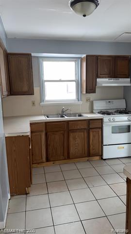 Builiding view six for 1576 Morris, Lincoln Park, MI. 48146