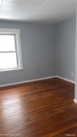 Builiding view ten for 1576 Morris, Lincoln Park, MI. 48146