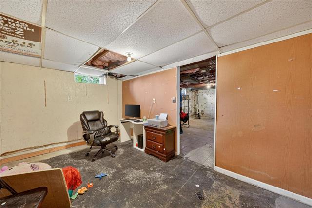 Builiding view thirty three for 14000 Wales, Oak Park, MI. 48237