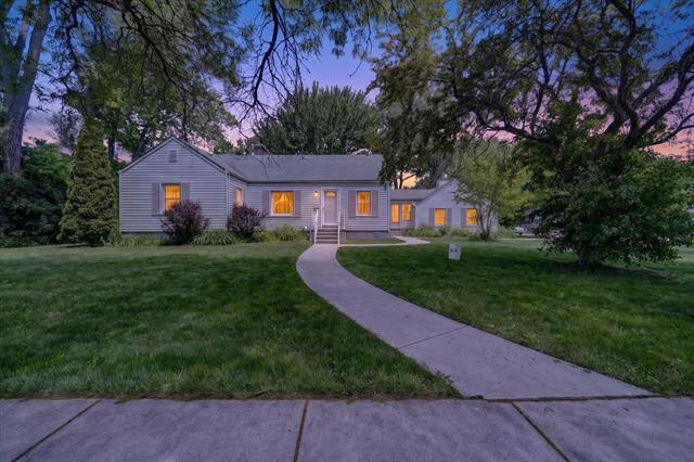 front view for 14000 Wales Ave, Oak Park, Mi. 48237