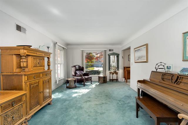 Builiding view fifteen for 16940 Jeanette, Southfield, MI. 48075