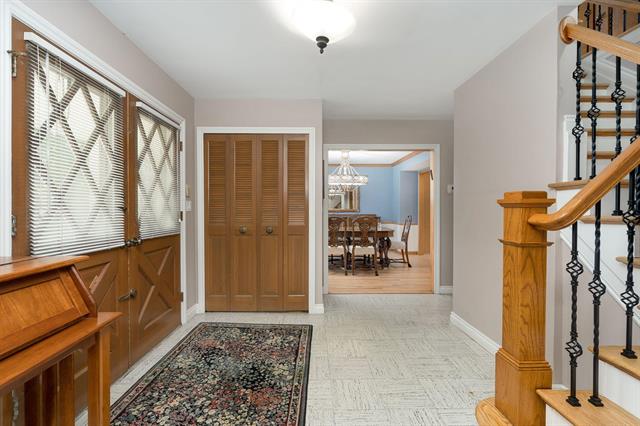 Builiding view seventeen for 16940 Jeanette, Southfield, MI. 48075