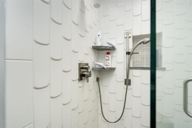 Builiding view thirty five for 16940 Jeanette, Southfield, MI. 48075