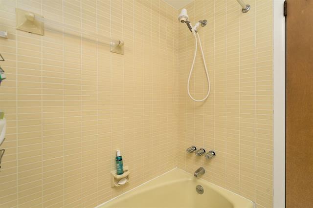 Builiding view thirty one for 16940 Jeanette, Southfield, MI. 48075