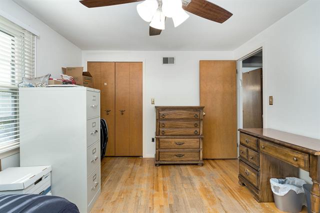 Builiding view twenty eight for 16940 Jeanette, Southfield, MI. 48075