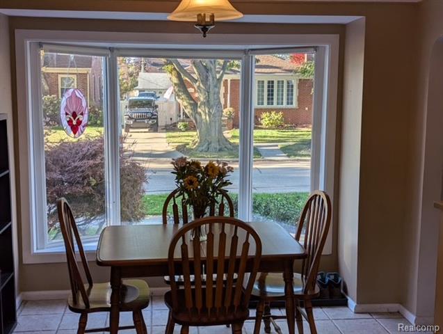 Builiding view eighteen for 15566 Horger, Allen Park, MI. 48101