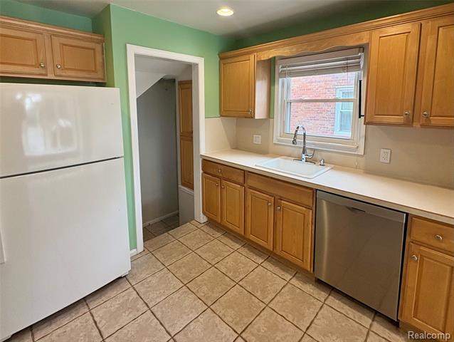 Builiding view eleven for 15566 Horger, Allen Park, MI. 48101