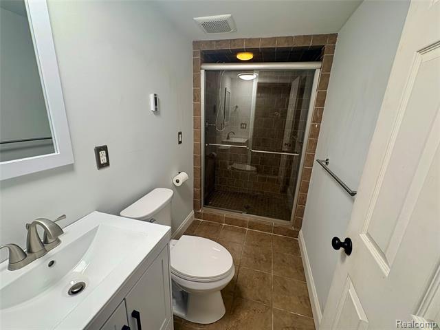 Builiding view forty seven for 15566 Horger, Allen Park, MI. 48101