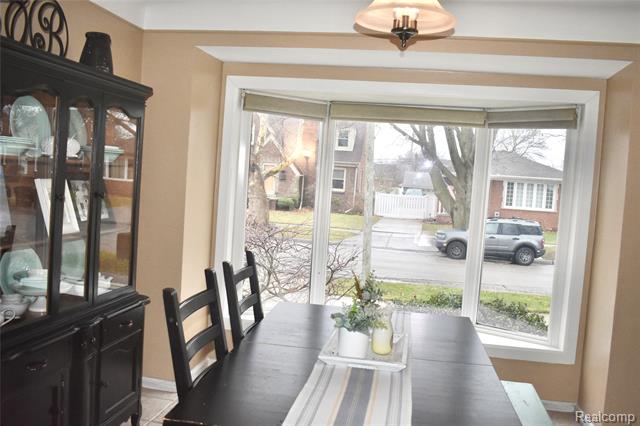 Builiding view fourteen for 15566 Horger, Allen Park, MI. 48101