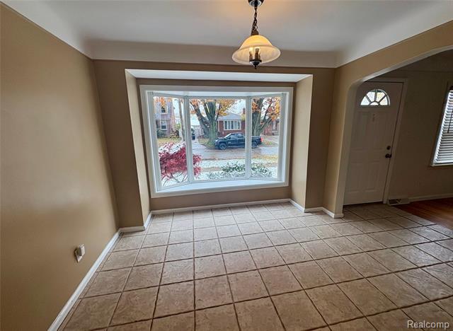 Builiding view sixteen for 15566 Horger, Allen Park, MI. 48101