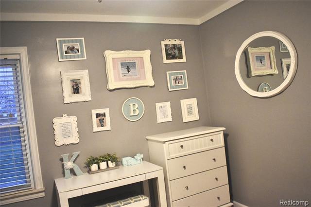 Builiding view thirty eight for 15566 Horger, Allen Park, MI. 48101