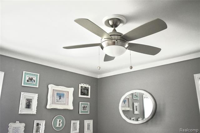 Builiding view thirty nine for 15566 Horger, Allen Park, MI. 48101