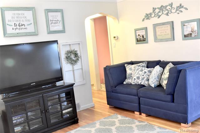 Builiding view twenty four for 15566 Horger, Allen Park, MI. 48101