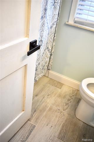 Builiding view twenty seven for 15566 Horger, Allen Park, MI. 48101