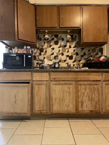 Builiding view six for 3756 19Th, Ecorse, MI. 48229