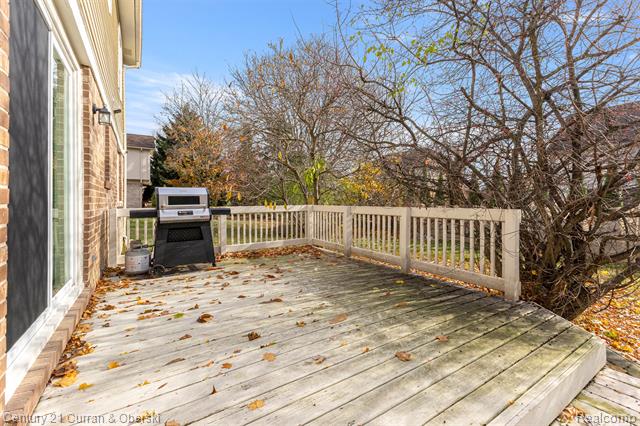 Builiding view forty for 37829 Stableview, Farmington, MI. 48335